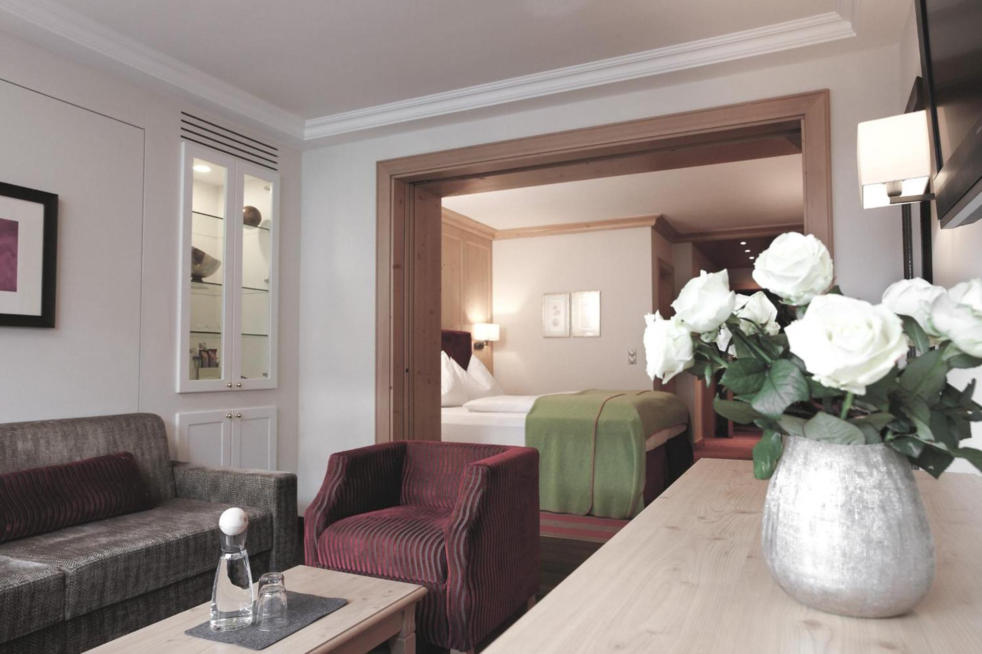 Hotel Rigele Royal Superior Обертауерн Екстериор снимка