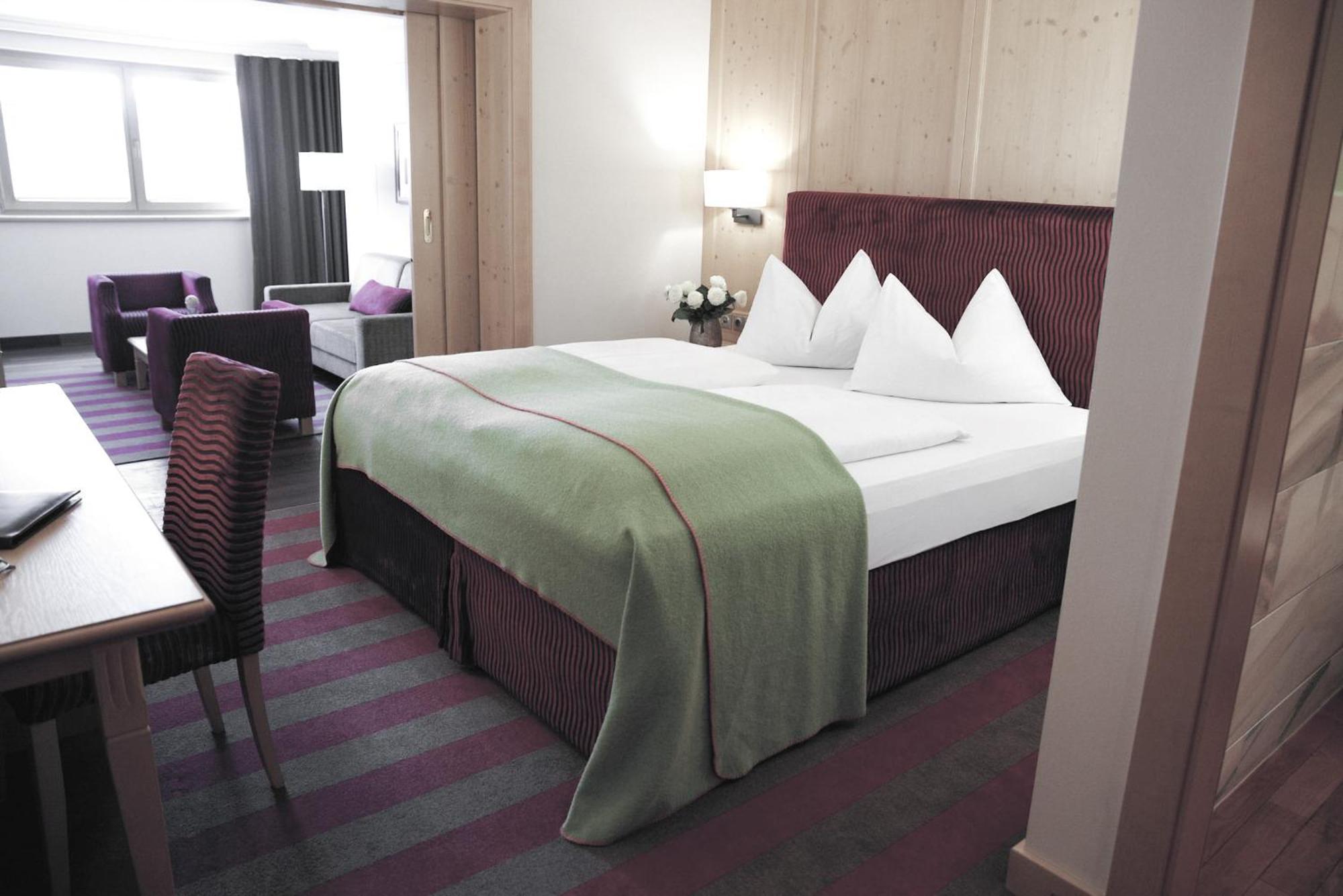 Hotel Rigele Royal Superior Обертауерн Екстериор снимка