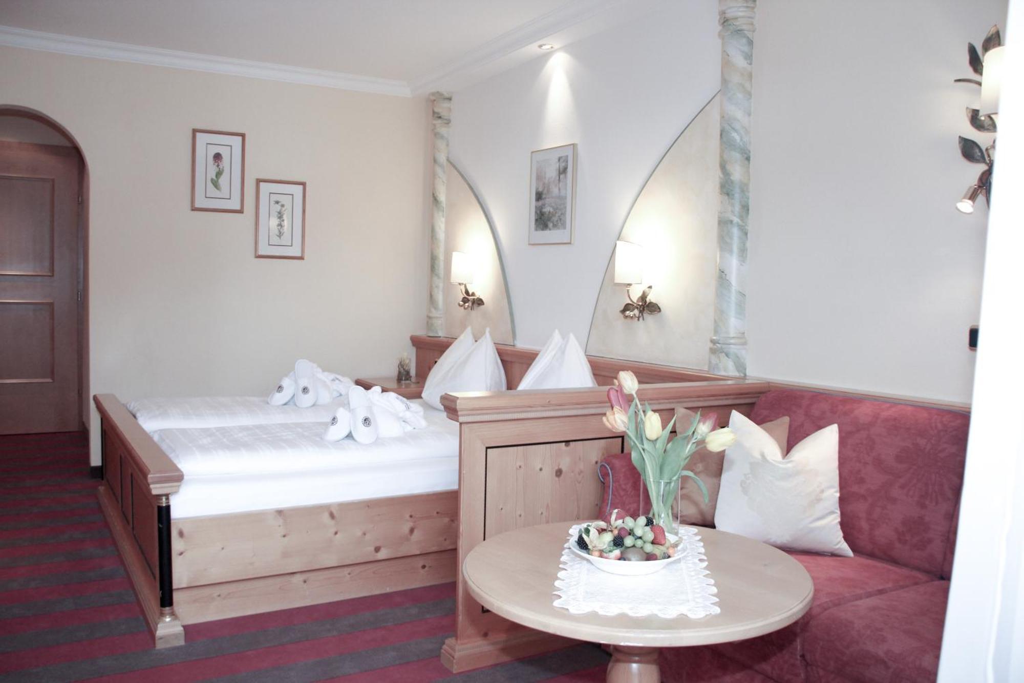 Hotel Rigele Royal Superior Обертауерн Екстериор снимка