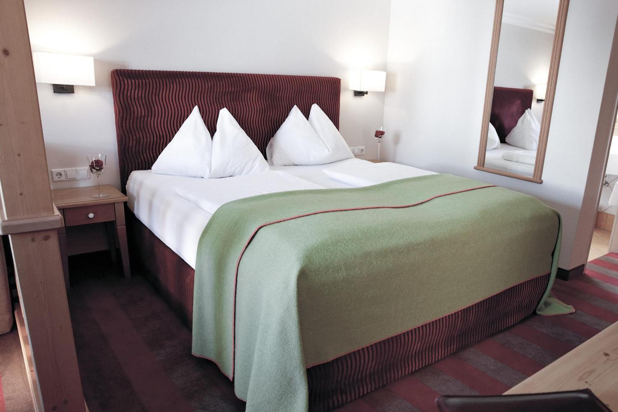 Hotel Rigele Royal Superior Обертауерн Екстериор снимка