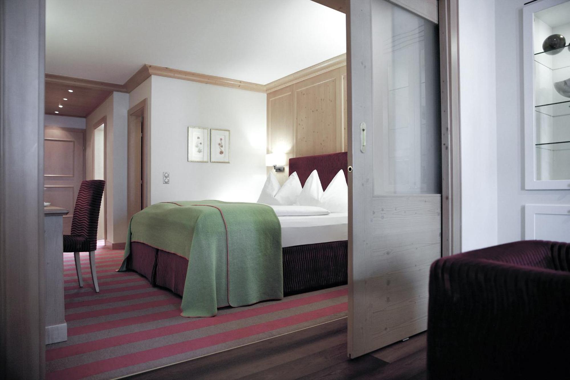 Hotel Rigele Royal Superior Обертауерн Екстериор снимка